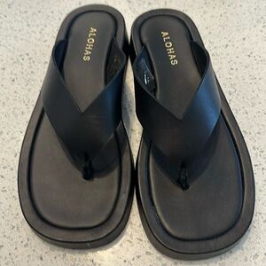 Alohas Brown Home Accent